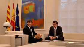 El presidente de Cataluña, Carles Puigdemont, junto al presidente del Gobierno, Mariano Rajoy / EP