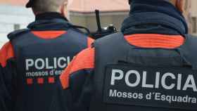 Dos agentes de Mossos d'Esquadra que mantienen abierta la investigación sobre seis robos / EP