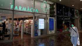 Una de las farmacias catalanas durante la crisis del coronavirus / EFE