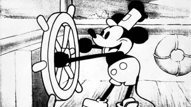 Una imagen de Mickey Mouse en su primera película: Steamboat Willie
