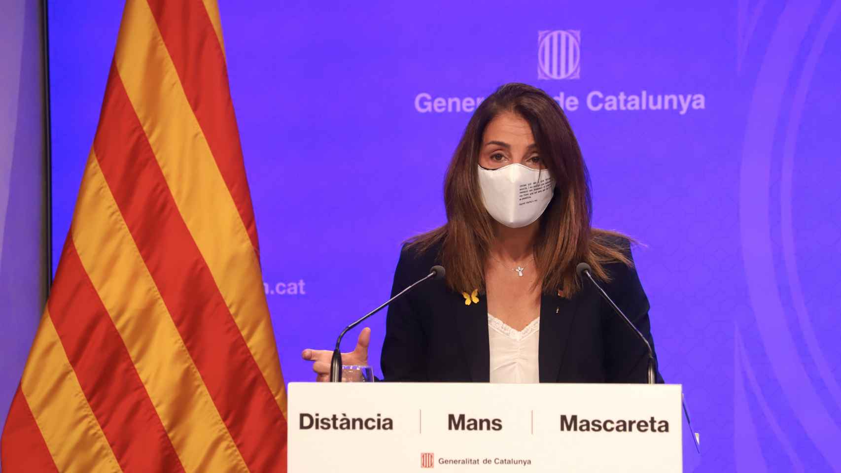 La 'consellera' de Presidència, Meritxell Budó, detalla las nuevas restricciones en Cataluña para frenar el Covid-19 / RUBÉN MORENO