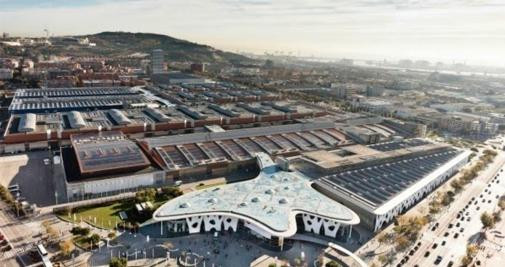Vista aérea del entorno de Fira Gran Via, con el Puerto de Barcelona y Montjuïc de fondo / EP