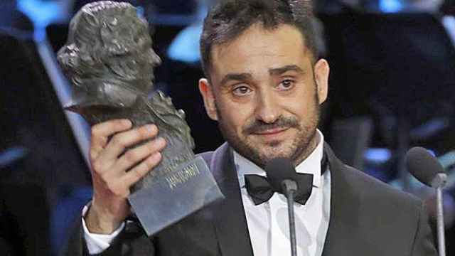 Juan Antonio Bayona, con su Goya al Mejor director por 'Un monstruo viene a verme' / EFE