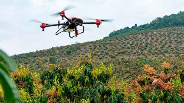 Un dron para control de agricultura en un cultivo de Vietnam / BAYER
