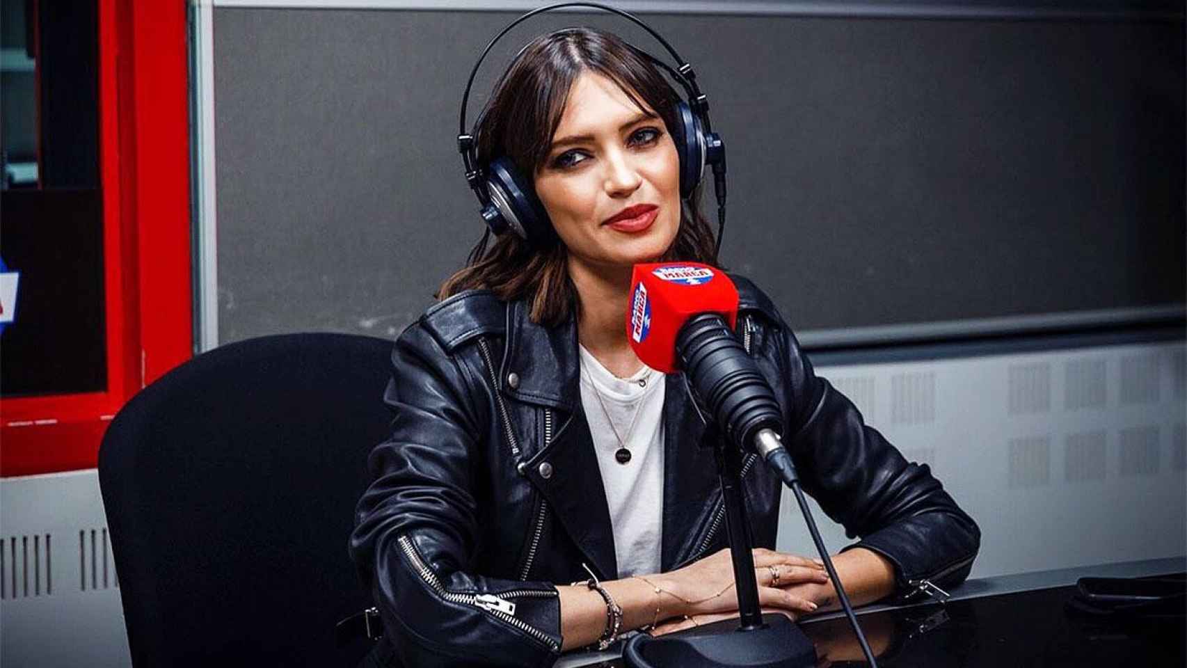 La periodista Sara Carbonero en el estudio de Radio Marca / INSTAGRAM
