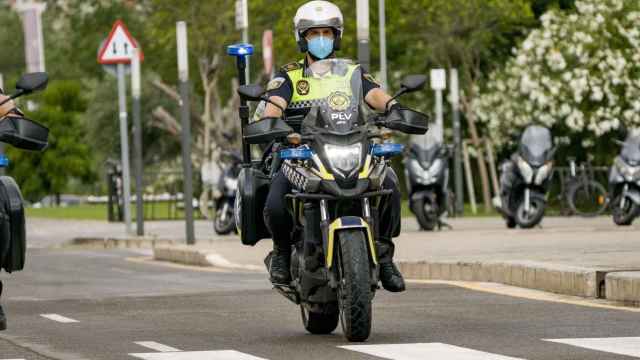 Uno de los agentes que arrestó al detenido / EP