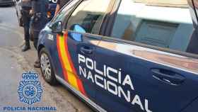 Vehículo de la Policía Nacional en la que trasladaron a la anciana / EP