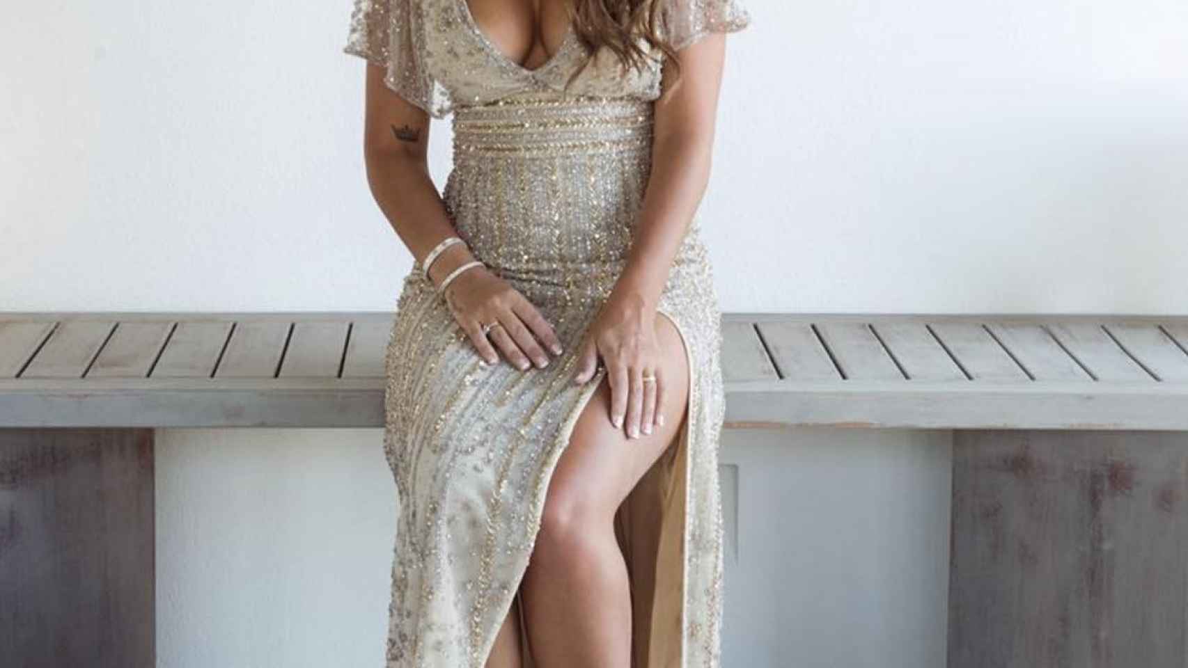 Antonella Roccuzzo con un vestido de pedrería : INSTAGRAM