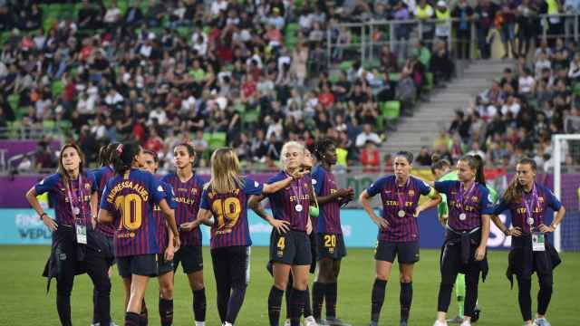 Una foto de las jugadoras del Barça tras perder la final de la Women's Champions League / EFE