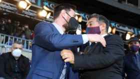 Abrazo entre Messi y Laporta tras la proclamación del segundo como presidente del Barça / EFE