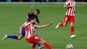 Arturo Vidal contra el Atlético de Madrid / EFE