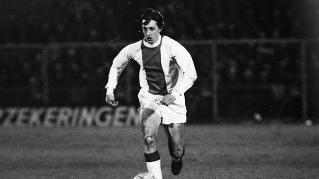 Johan Cruyff jugando con el Ajax / EFE