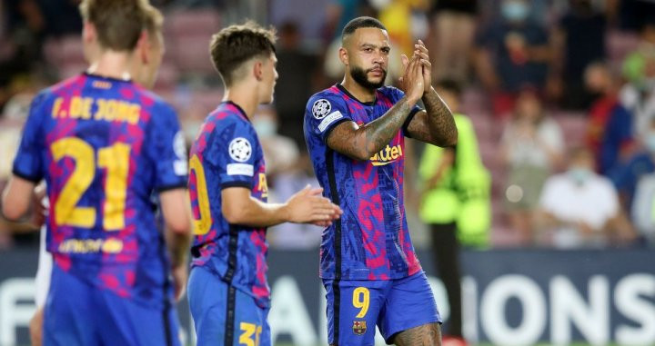 Memphis agradeciendo el apoyo del Camp Nou / FC Barcelona