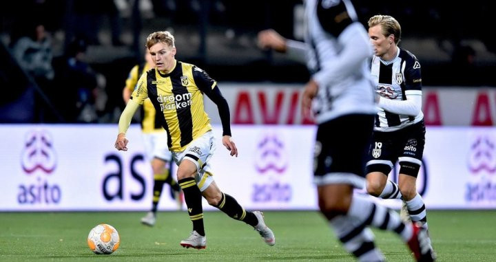 Odegaard jugando un partido con el Vitesse / EFE