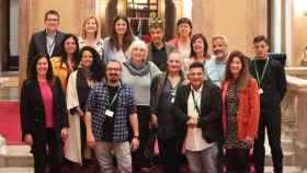 Miembros de la Plataforma por la Rumba Catalana junto a los diputados que han defendido la propuesta de candidatura como Patrimonio Cultural e Inmaterial de la Humanidad de la Unesco