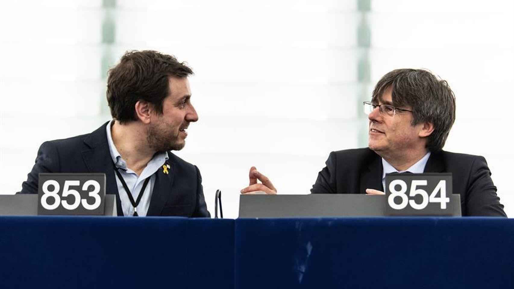 El expresidente, Carles Puigdemont, y el exconsejero, Toni Comín, en el Parlamento Europeo / EFE