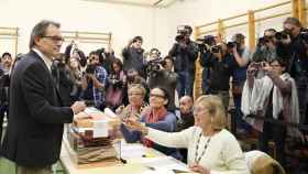 Artur Mas, presidente en funciones de la Generalitat, vota en el Colegio Infant Jesús de Barcelona