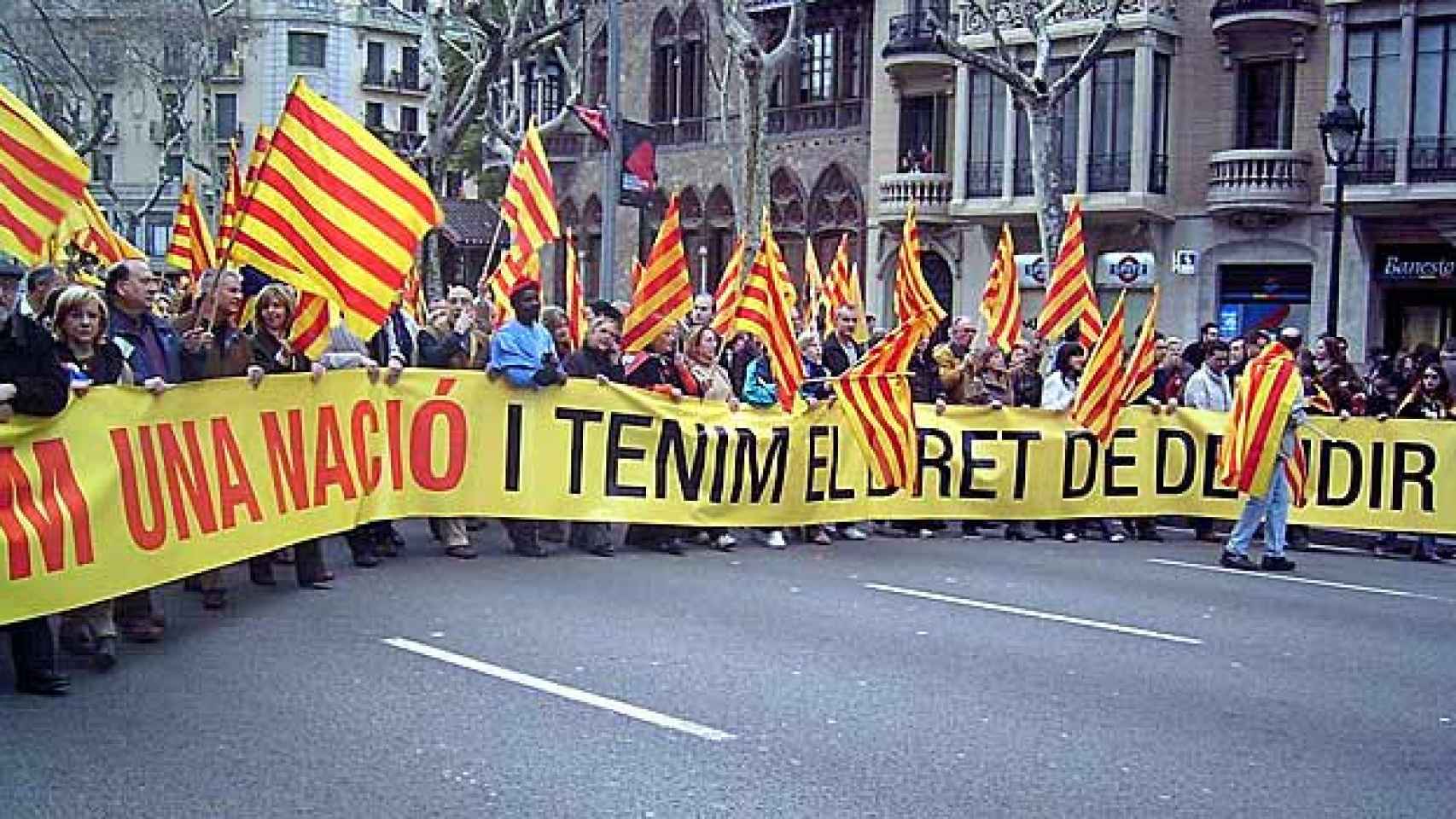 Manifestación por el derecho a decidir celebrada en Barcelona el 18 de febrero de 2006