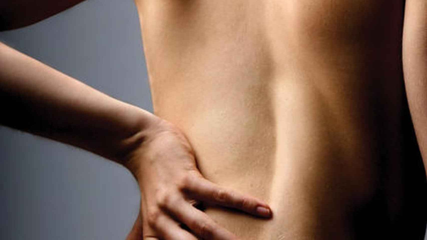 Una imagen ilustrativa de una persona con dolor de espalda / EFE Suplementos de colágeno reducir riesgo de lesiones