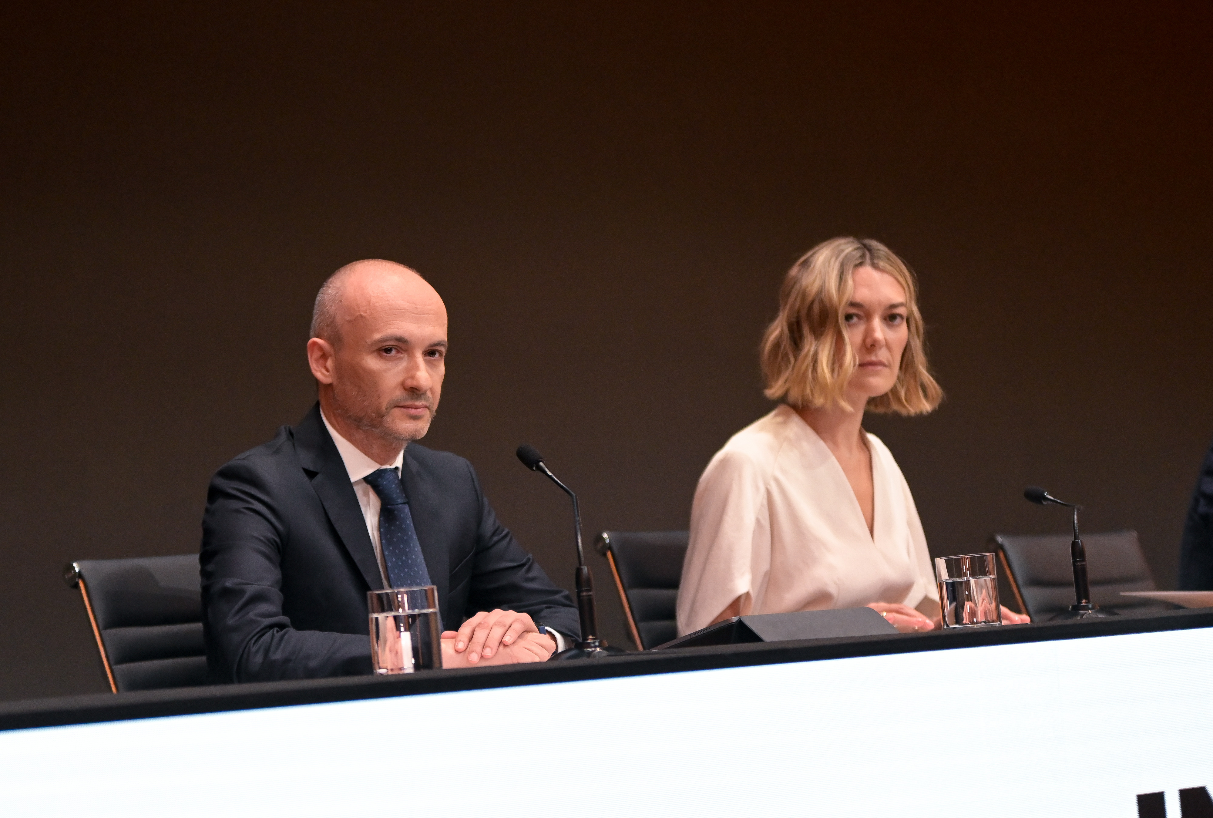 El consejero delegado de Inditex, Óscar García Maceiras, y la presidenta, Marta Ortega, en la última junta de accionistas del grupo / EP