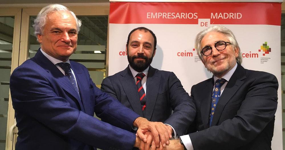 El presidente de Foment del Treball, Josep Sánchez Llibre (d), el de CEIM, Miguel Garrido (i), y el concejal de Empresa de la Comunidad de Madrid, Manuel Giménez (c) / FdT