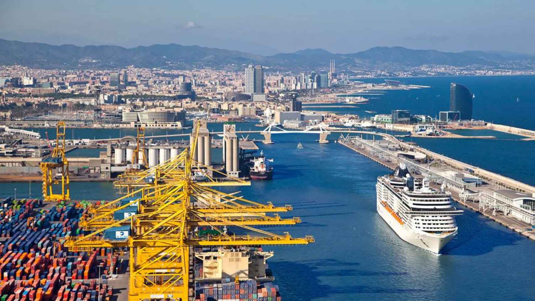 El Puerto de Barcelona en una foto de archivo / Port de Barcelona