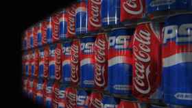 Latas de Coca Cola y Pepsi en una imagen de archivo.