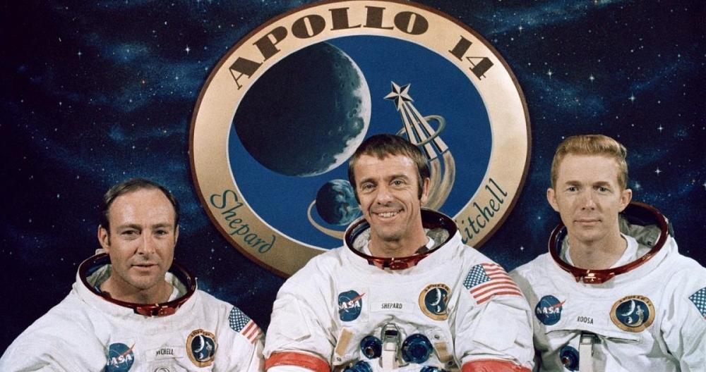 El astronauta Alan Shepard, en el centro de la imagen / WIKIPEDIA