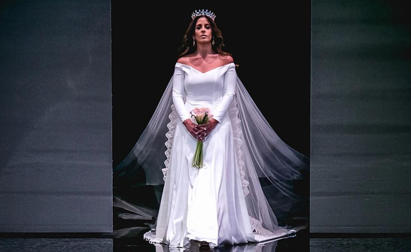 Anabel Pantoja con un vestido de novia similar al que podría lucir el día de su boda / INSTAGRAM