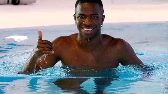 Vinicius en la piscina del Real Madrid / INSTAGRAM