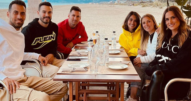 Leo Messi y Antonella Roccuzzo visitan a Sergio Busquets y Elena Galera / REDES