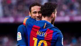 Neymar y Messi celebran un gol del Barça / EFE