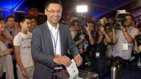 Bartomeu, votando en las elecciones a la presidencia del Barça | EFE