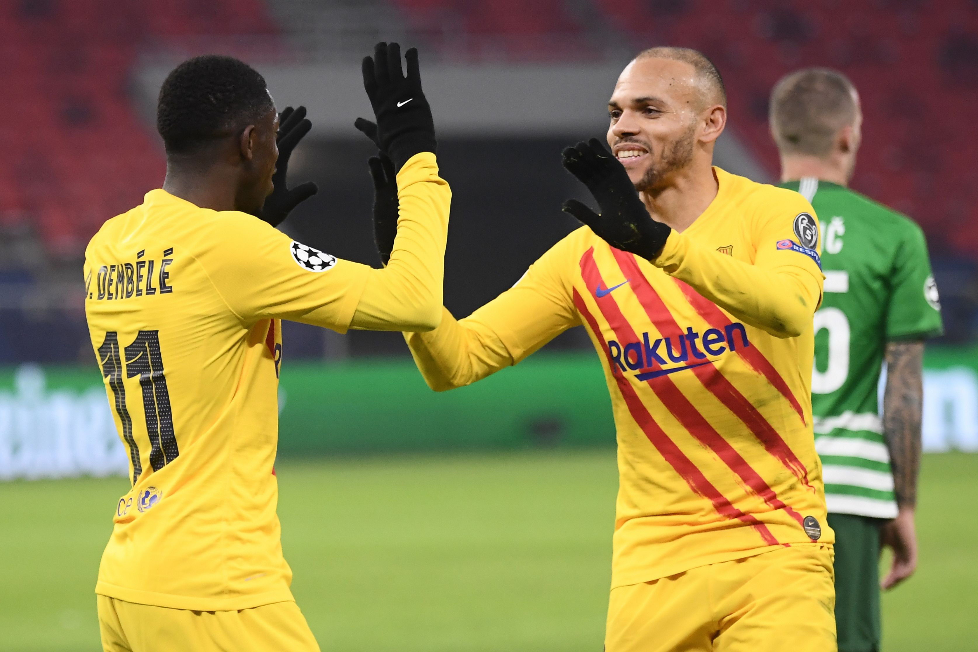 Ousmane Dembele y Martin Braithwaite celebran un gol con el Barça / EFE