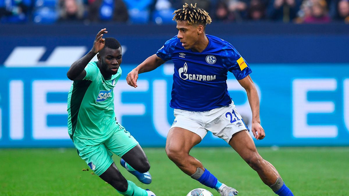 Todibo, en un encuentro con el Schalke | EFE