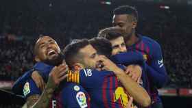 Los futbolistas del FC Barcelona celebran un gol / EFE
