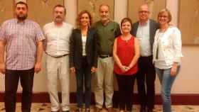 Los siete diputados del PSC que votaron no a Mariano Rajoy posan en el Congreso