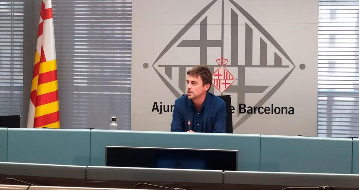 Marc Serra, concejal de Derechos Sociales de Barcelona, en una rueda de prensa / EP