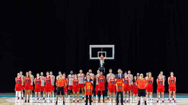 Las selecciones españolas de baloncesto durante el acto celebrado por Caixabank / CB