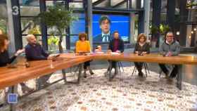 TV3 la lía y emite la canción 'Rata de dos patas' de Paquita la del Barrio mientras proyecta una imagen de Puigdemont / TV3
