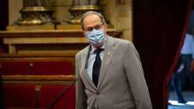 El presidente de la Generalitat, Quim Torra, protegido con mascarilla durante una sesión en el Parlament / EP