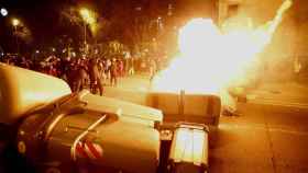 Disturbios en Barcelona por cuarta noche consecutiva en protesta por la detención de Pablo Hasél / EFE