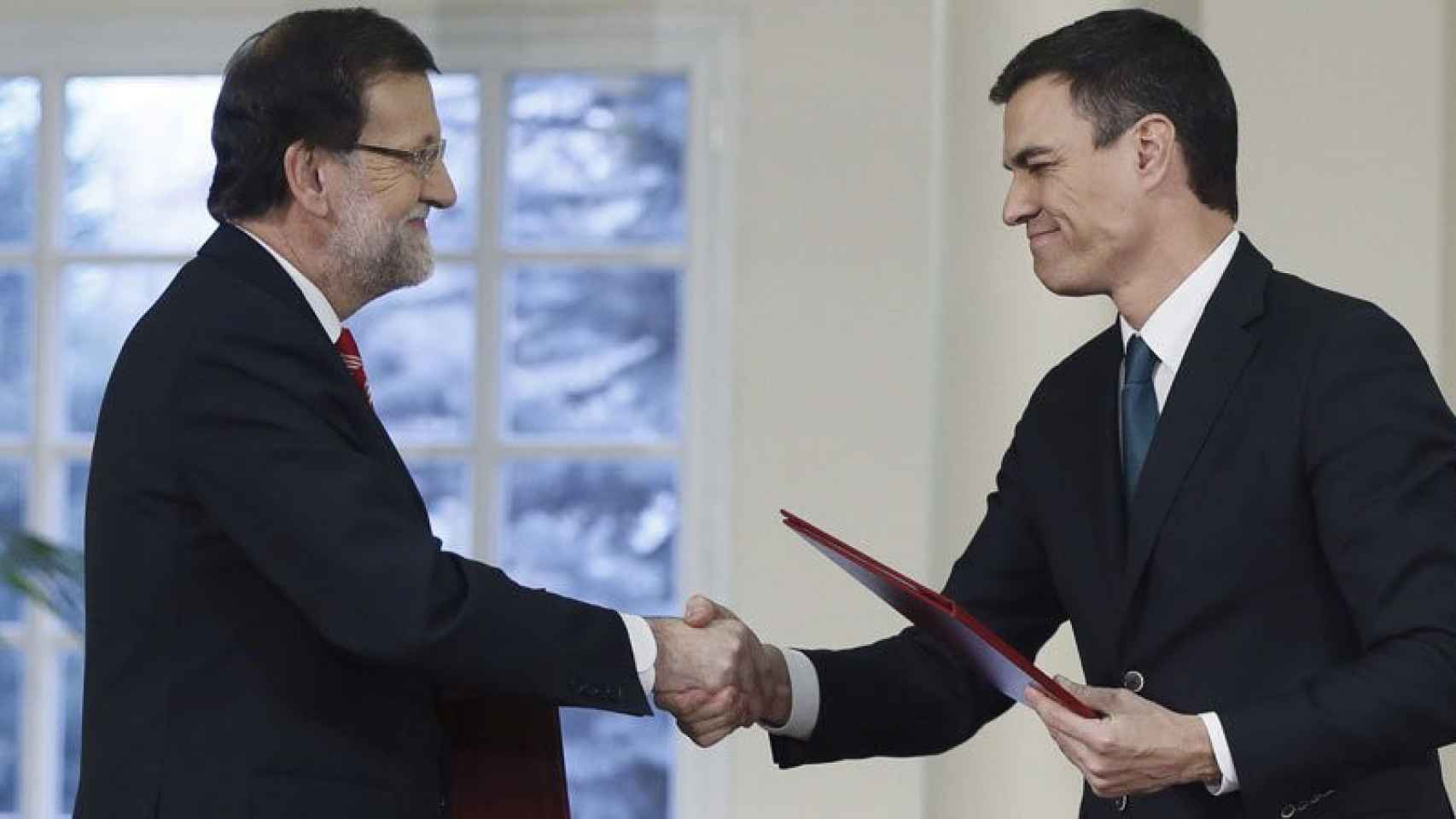 Mariano Rajoy (PP) y Pedro Sánchez (PSOE), en un encuentro anterior.