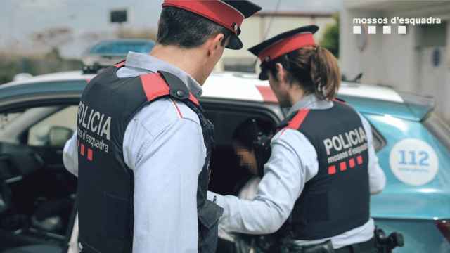 Los Mossos efectúan una detención / EUROPA PRESS