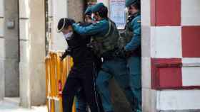 La Guardia Civil detiene al presunto yihadista en Barcelona / E