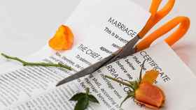 Un documento que evidencia que caen los casos de demandas de divorcio en España. Cada vez más parejas ponen fin a su matrimonio / PIXABAY