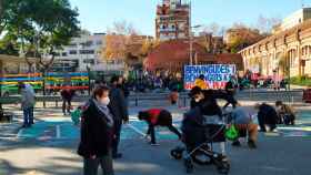 Imagen de una protesta vecinal contra el proyecto de Tanatorio de Sants, en Barcelona / TWITTER