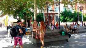 Imagen del rodaje de la película porno a plena luz del día en Sevilla / CG