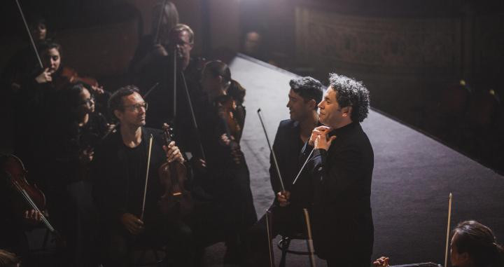 Gustavo Dudamel dirigiendo a la Mahler Chamber Orchestra / FUNDACIÓN LA CAIXA