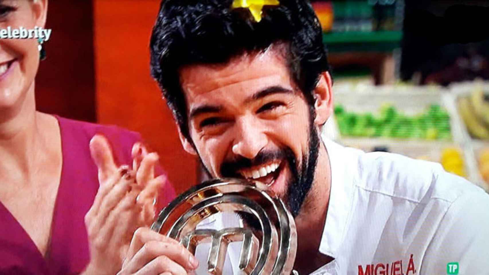 El actor Miguel Ángel Muñoz celebra su triunfo en MasterChef Celebrity / TVE